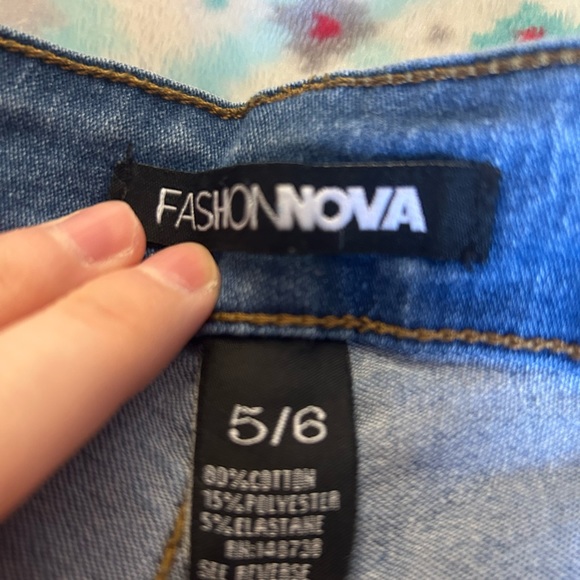 Fashion Nova Jeans - Picture 2 of 2